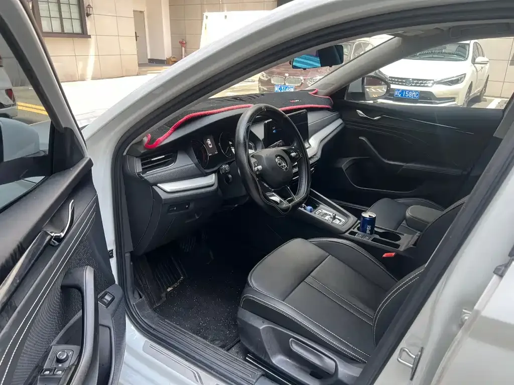 Skoda Octavia — фото 3