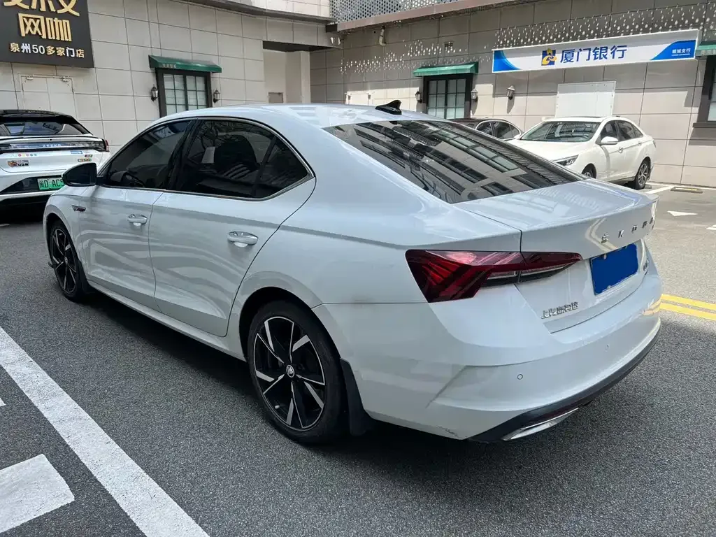 Skoda Octavia — фото 4