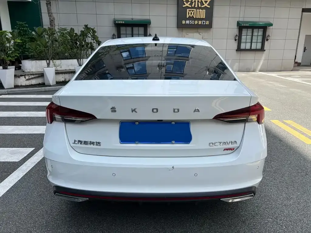 Skoda Octavia — фото 8