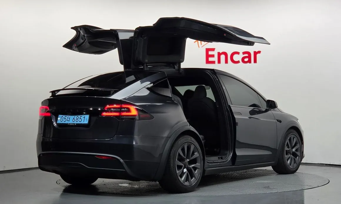 Tesla Model X — фото 4