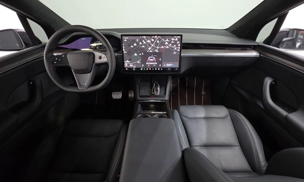 Tesla Model X — фото 9