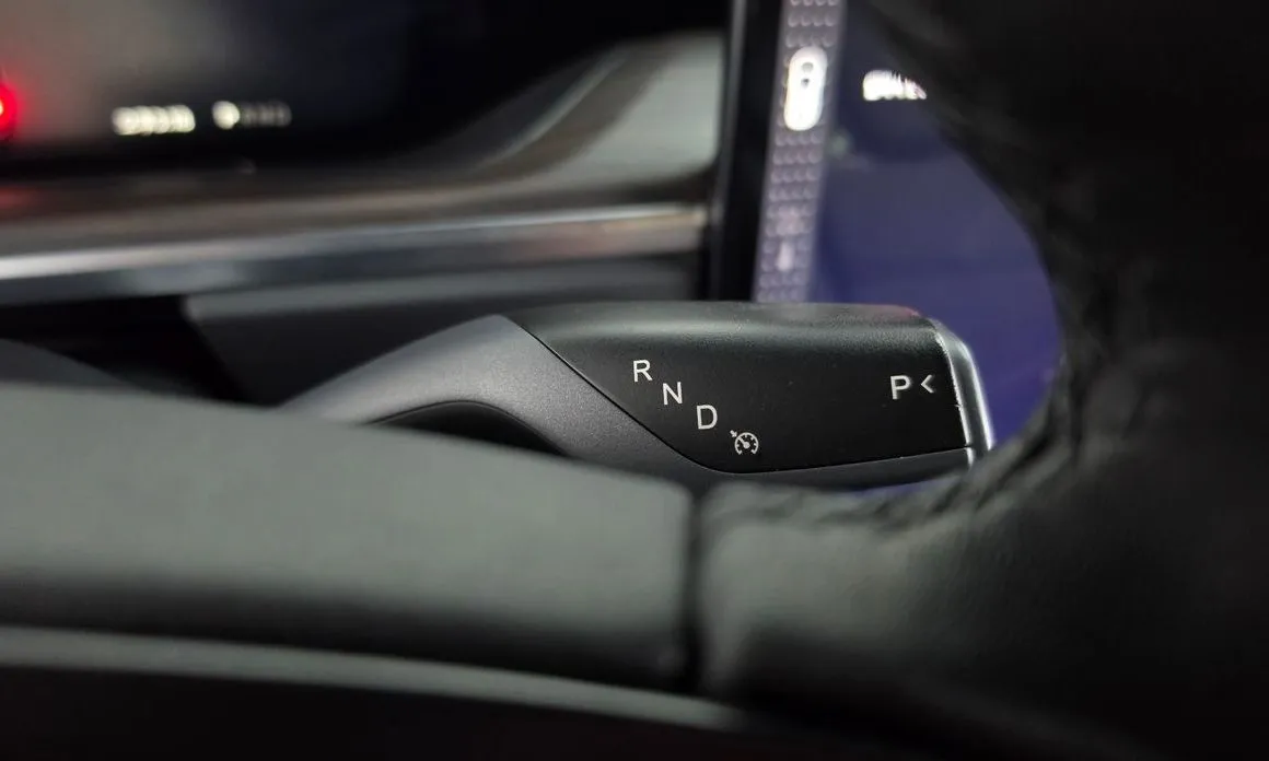 Tesla Model X — фото 10