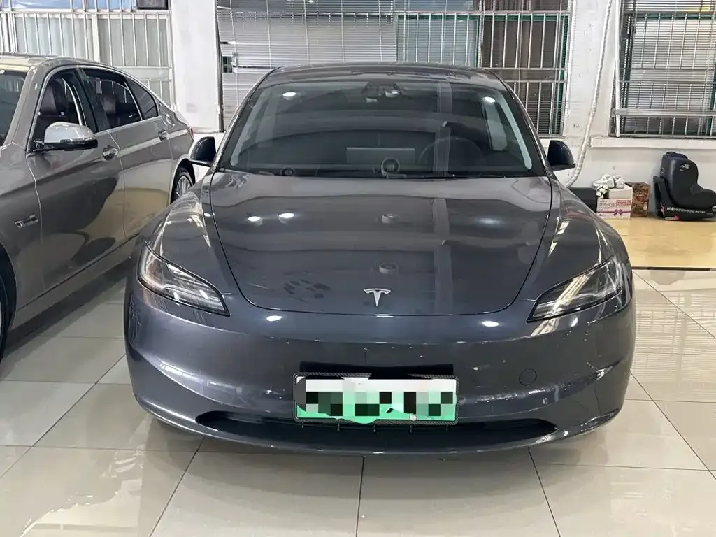 Tesla Model 3 — фото 9