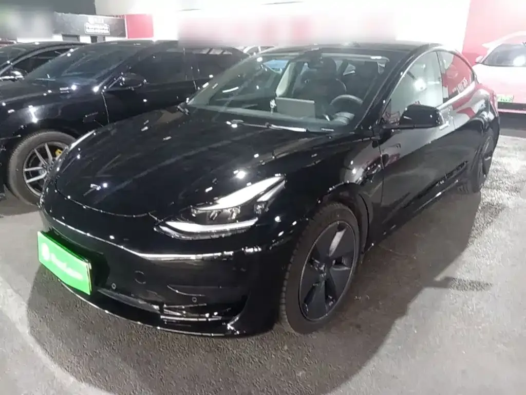 Tesla Model 3 — фото 1