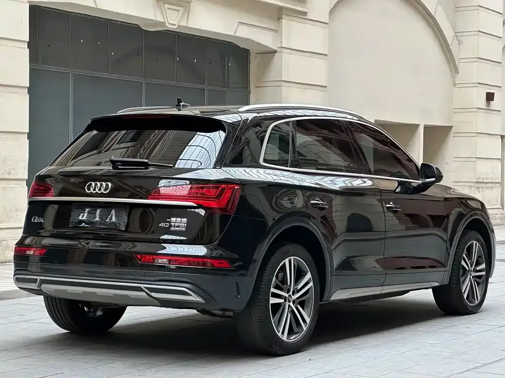 Audi Q5L — фото 2