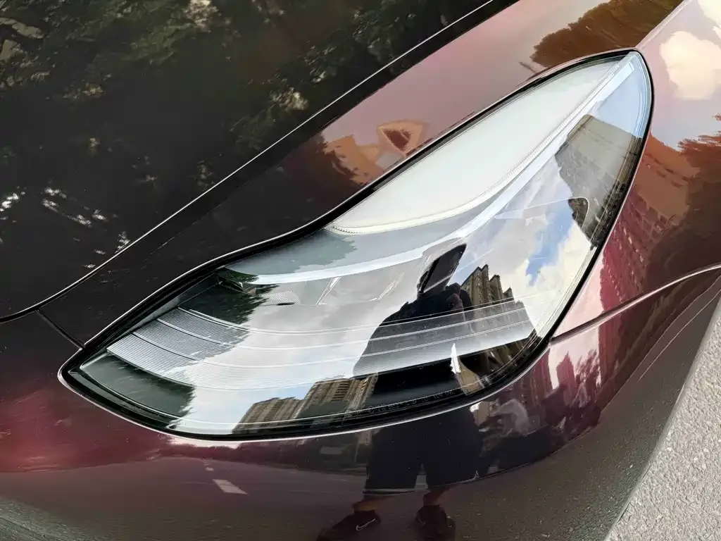 Tesla Model 3 — фото 3