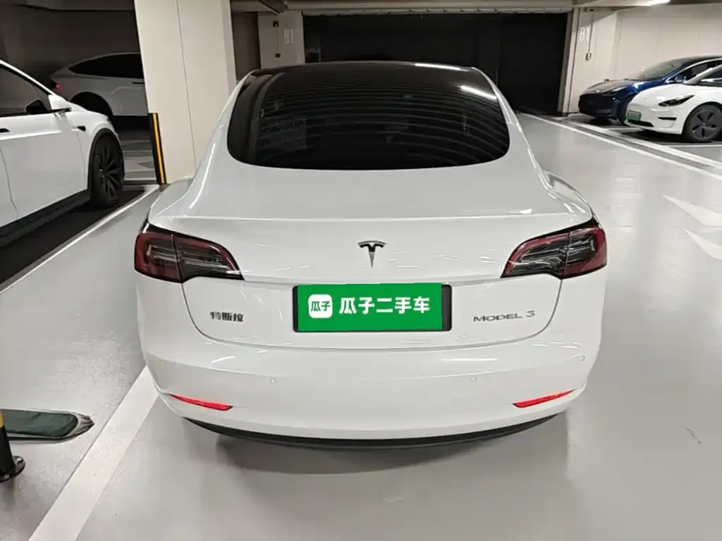 Tesla Model 3 — фото 4