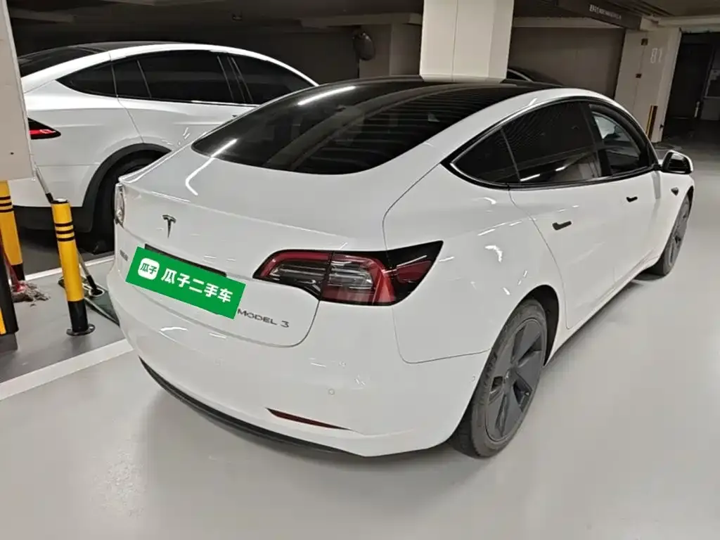 Tesla Model 3 — фото 5