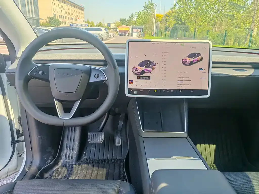 Tesla Model Y — фото 3