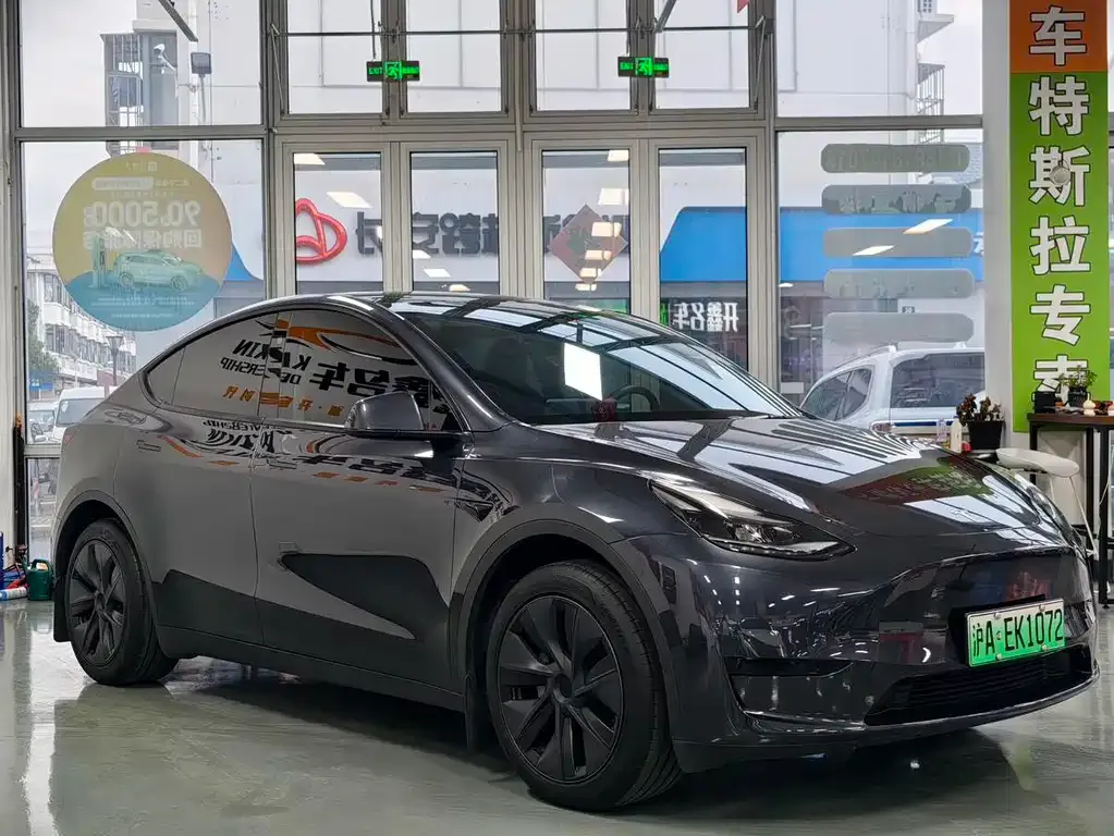 Tesla Model Y — фото 6