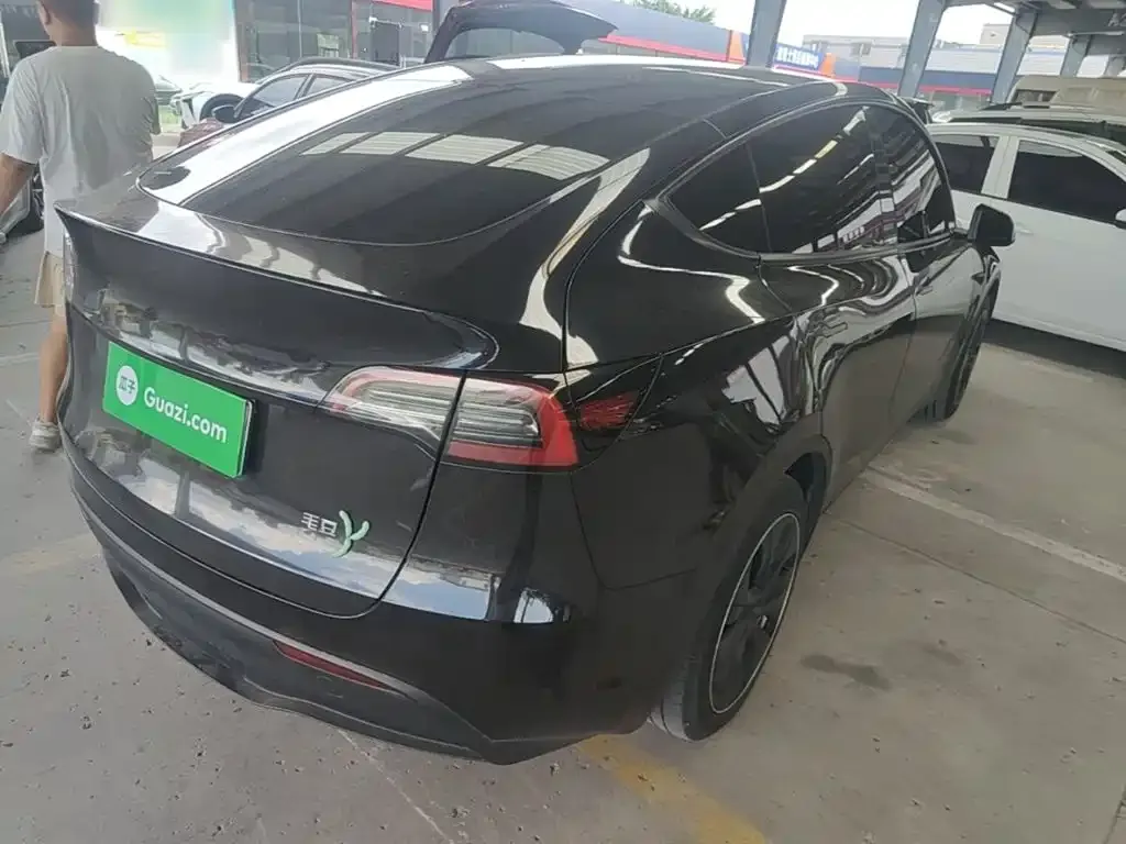 Tesla Model Y — фото 4