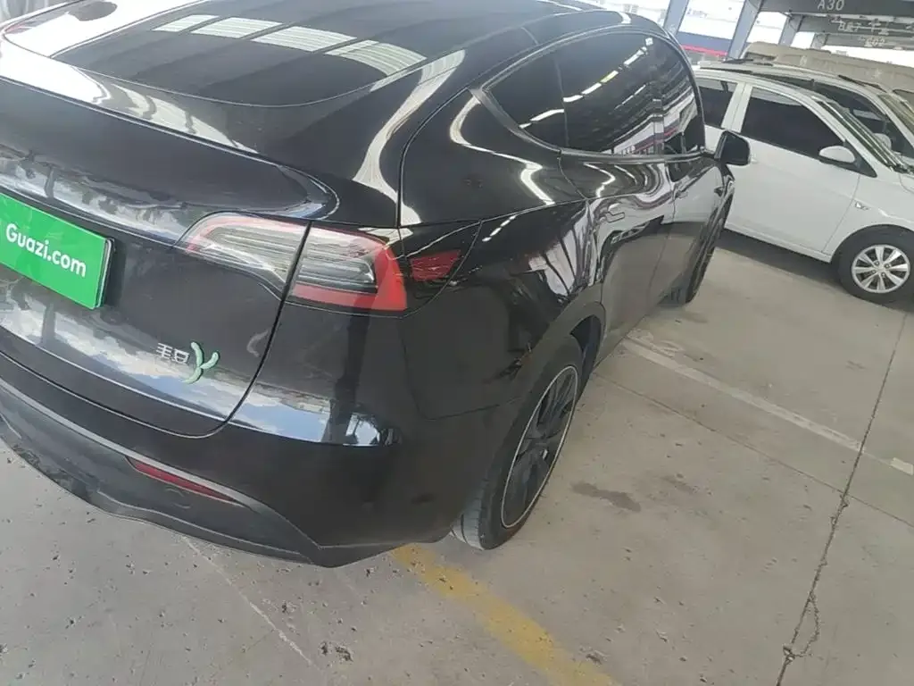 Tesla Model Y — фото 7