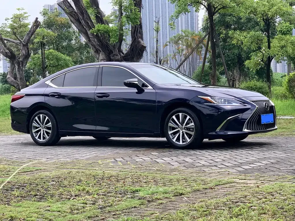 Lexus ES — фото 4