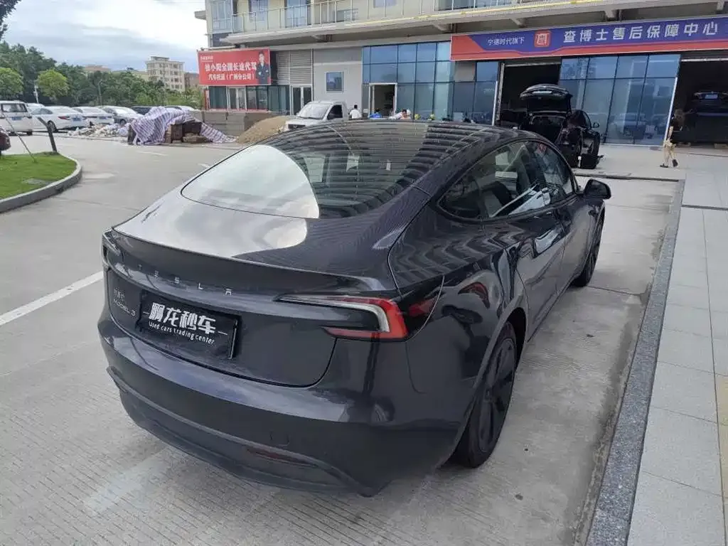 Tesla Model 3 — фото 5