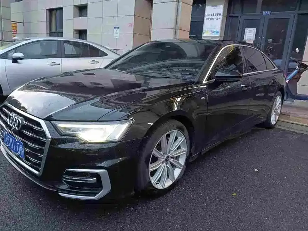 Audi A6L — фото 1