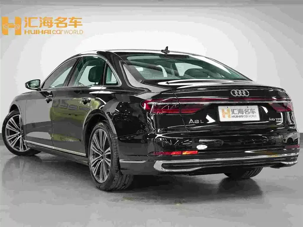 Audi A8 — фото 4