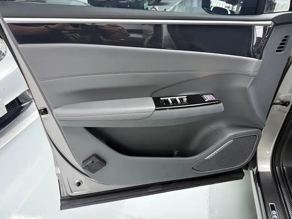 Geely Galaxy L7 — фото 6