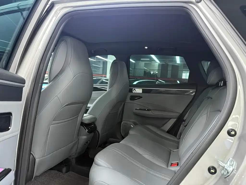 Geely Galaxy L7 — фото 7