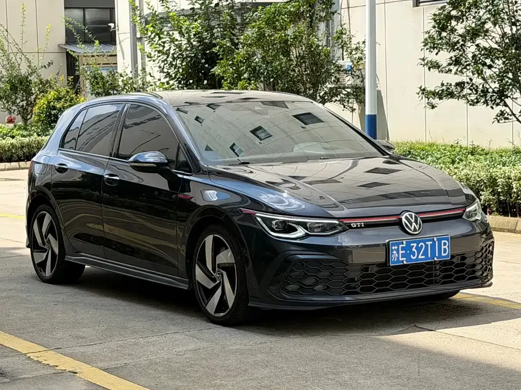 Volkswagen Golf GTI — фото 9