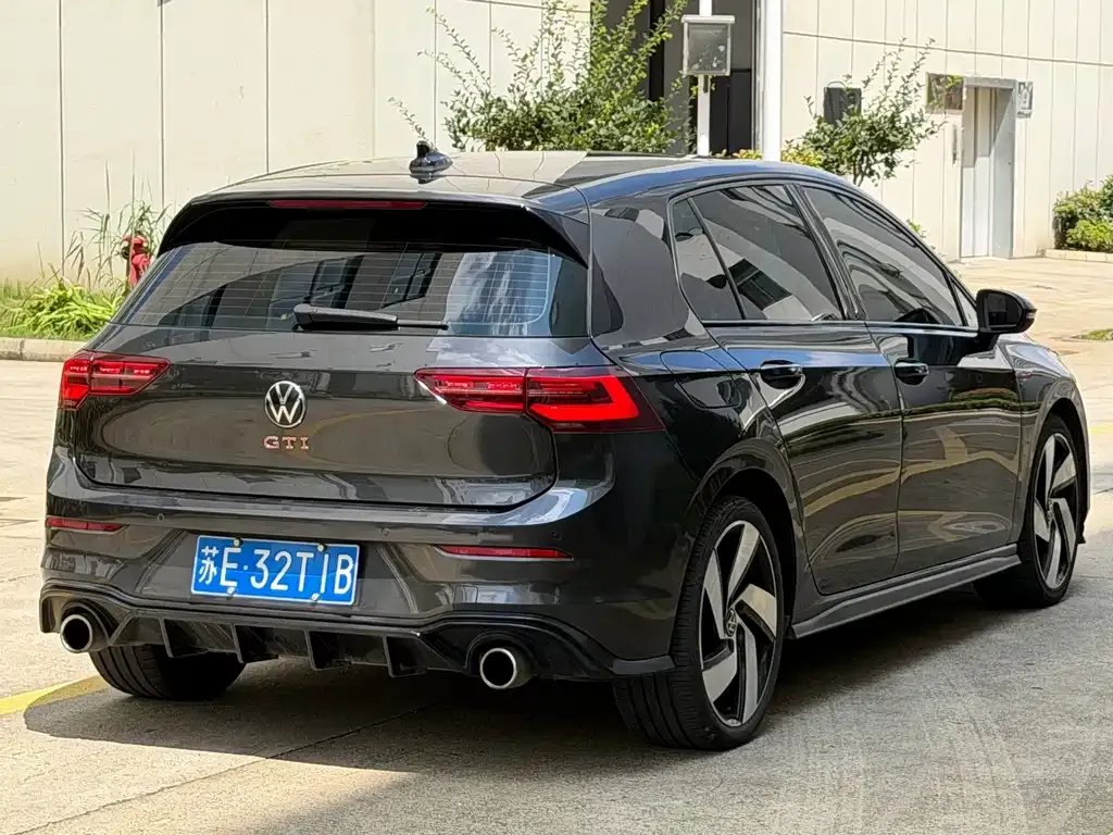 Volkswagen Golf GTI — фото 3