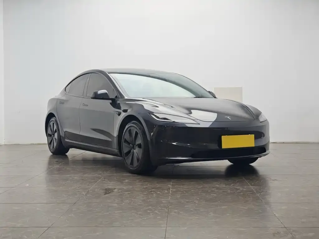 Tesla Model 3 — фото 2