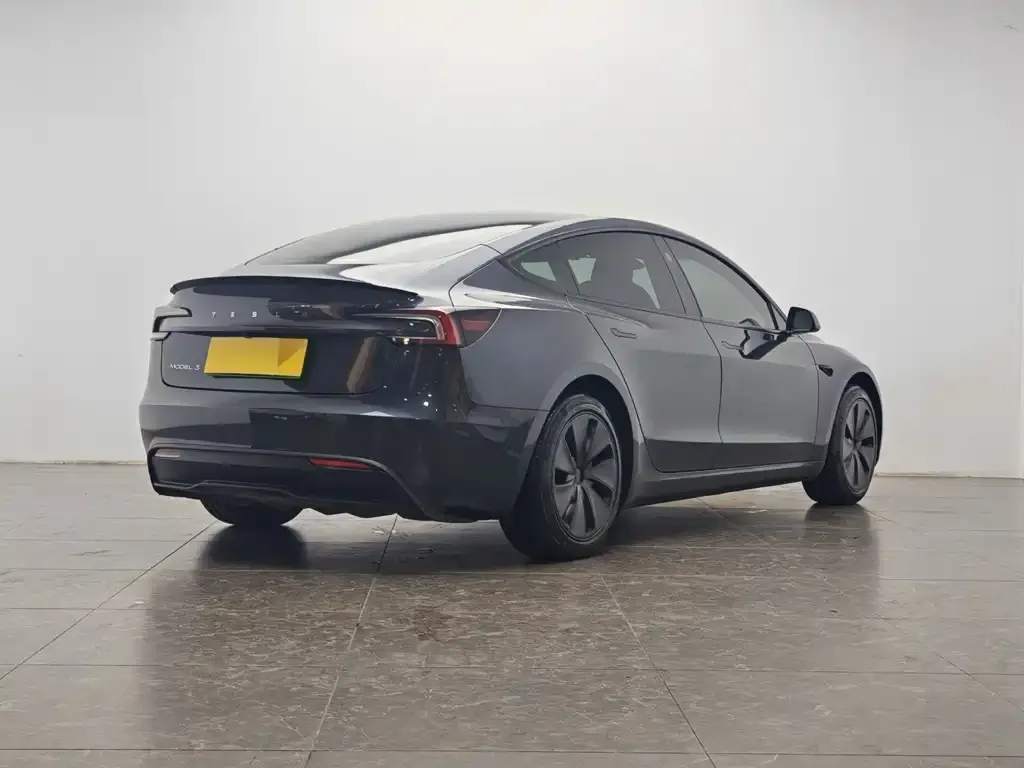 Tesla Model 3 — фото 6