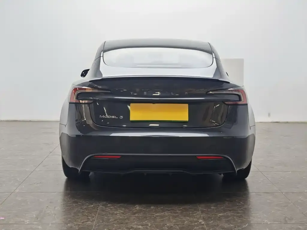 Tesla Model 3 — фото 4