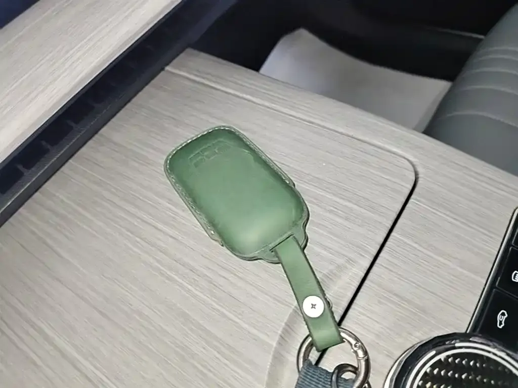 Geely Galaxy E8 — фото 9