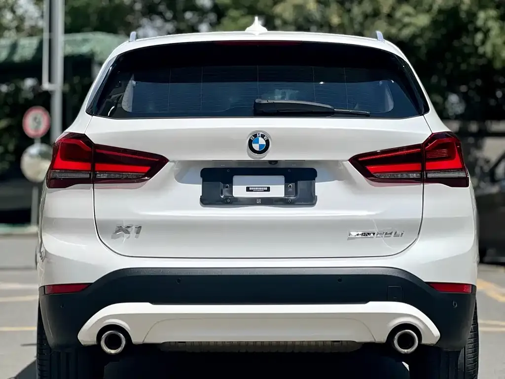 BMW X1 — фото 9