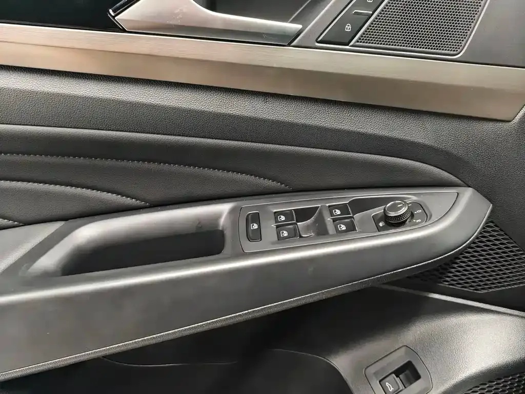 Volkswagen Passat — фото 10