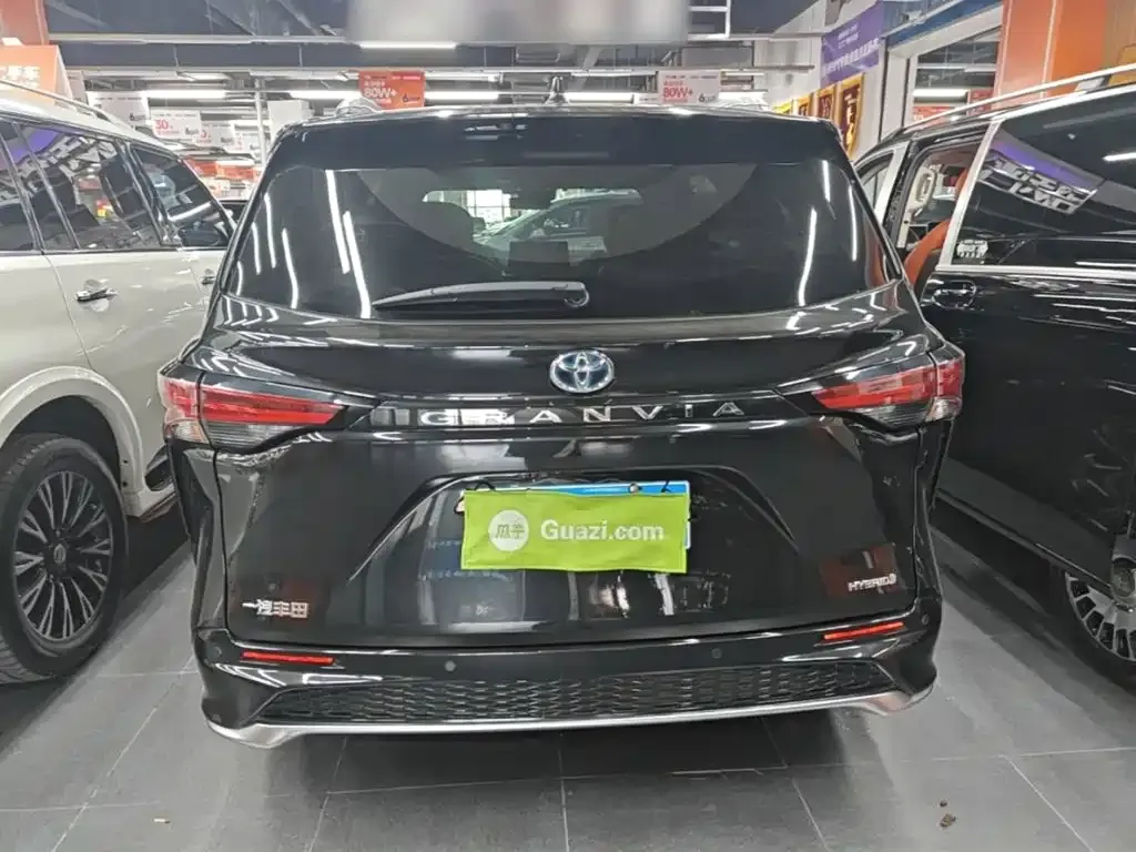 Toyota Granvia — фото 9