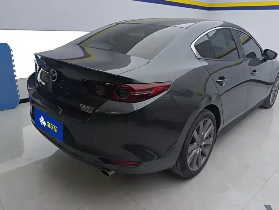 Mazda 3 Axela — фото 4
