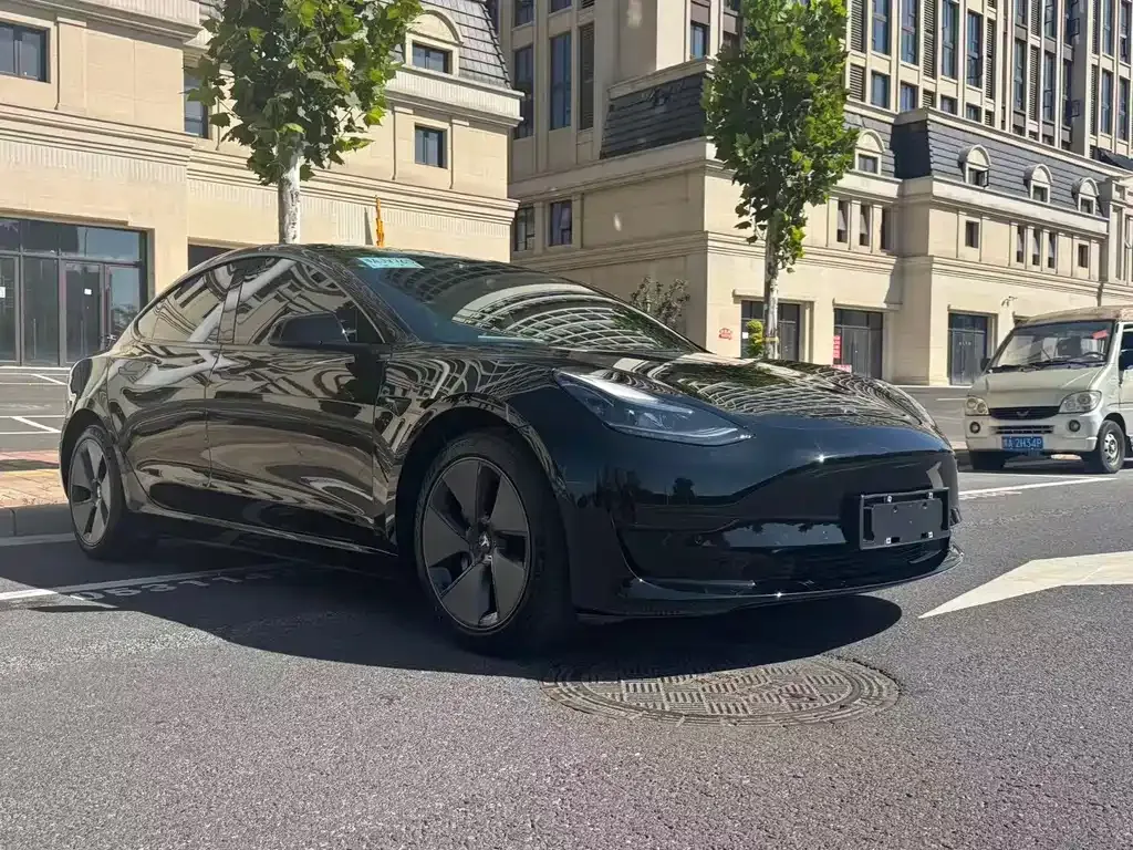 Tesla Model 3 — фото 10