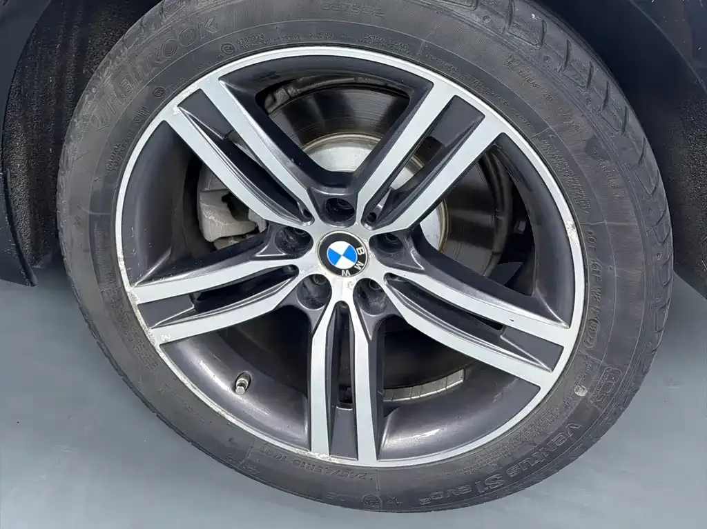 BMW 5 Series — фото 9