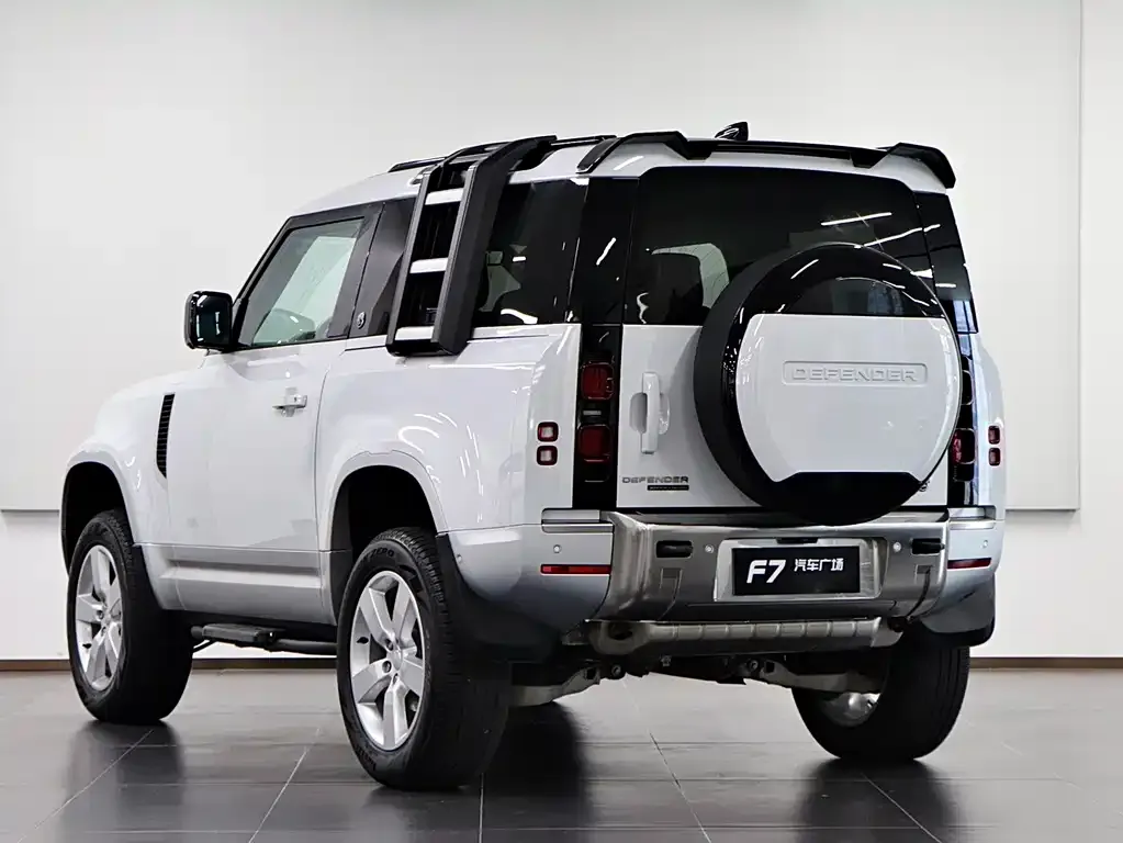 Land Rover Defender — фото 6