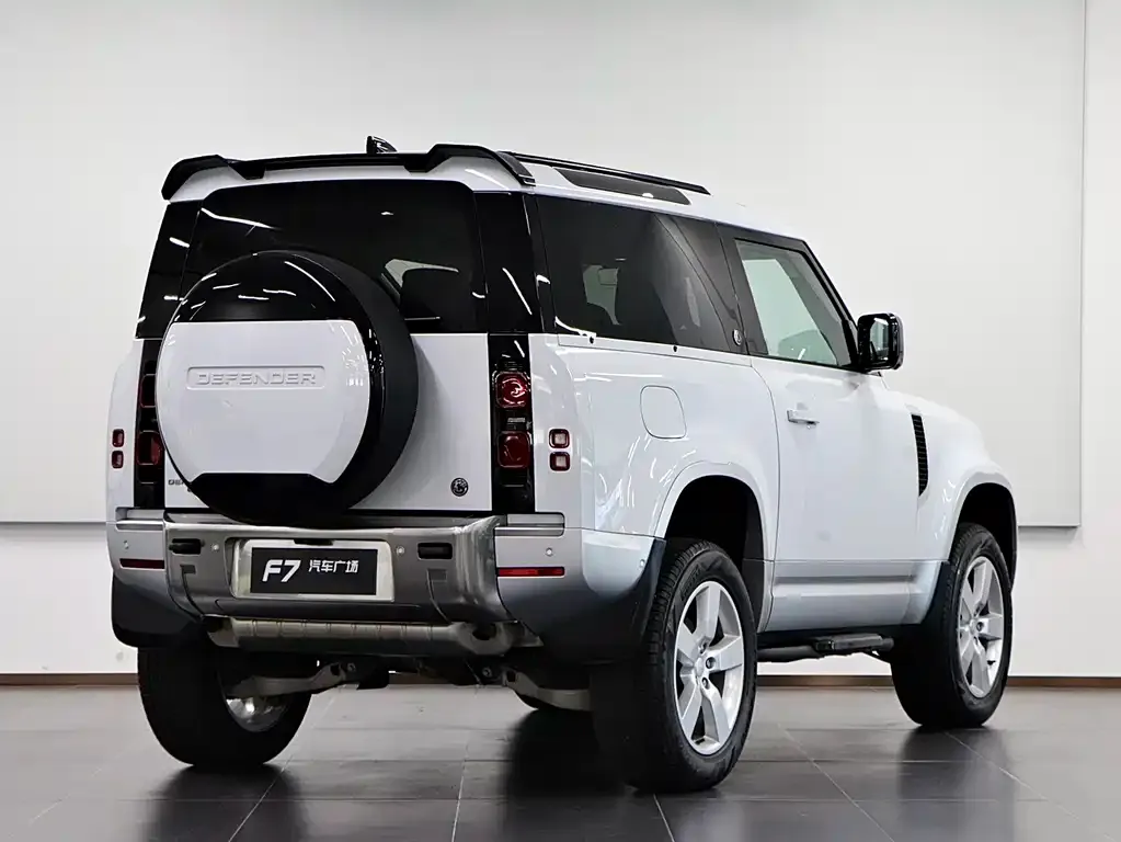 Land Rover Defender — фото 8