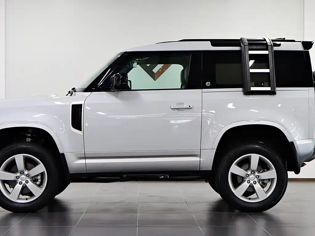 Land Rover Defender — фото 9