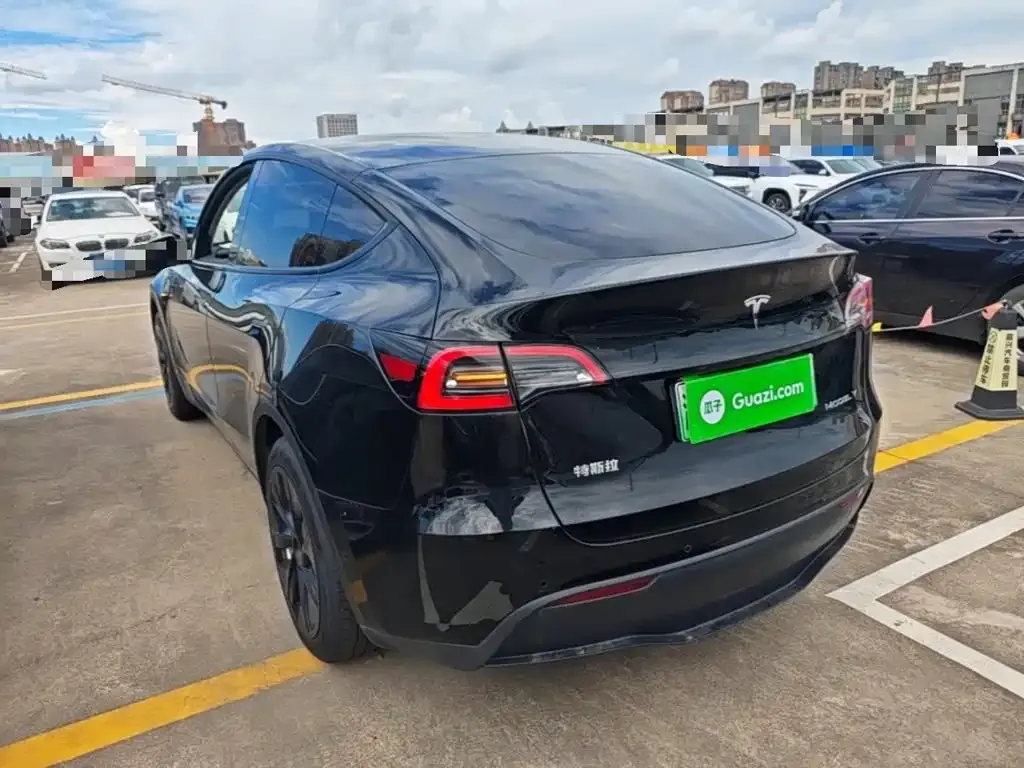 Tesla Model Y — фото 4