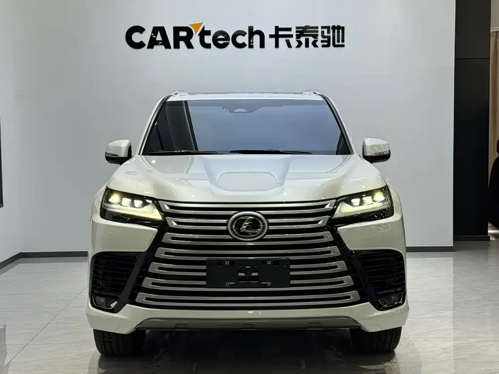 Lexus LX — фото 5
