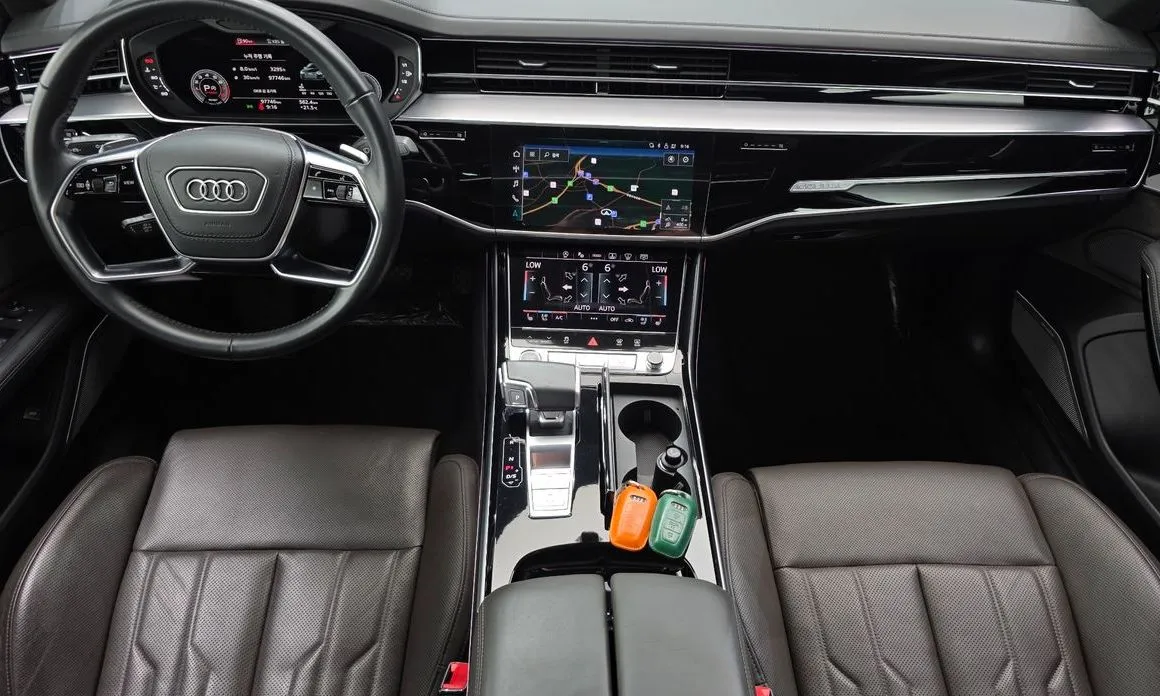 Audi A8 — фото 10