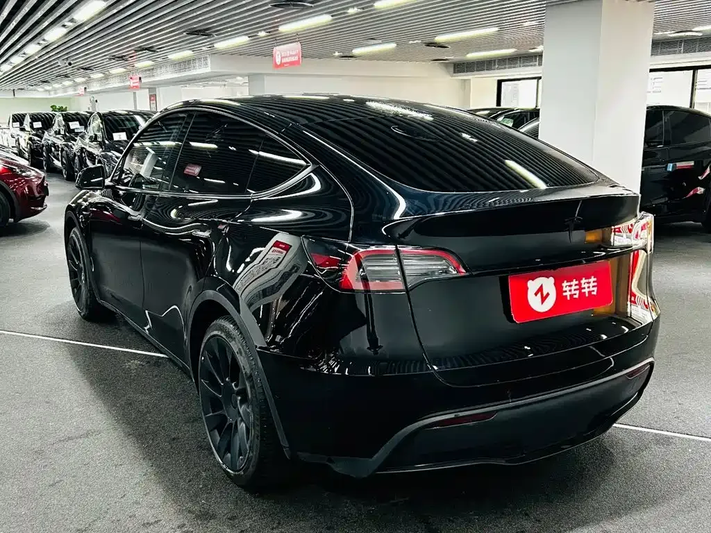 Tesla Model Y — фото 7