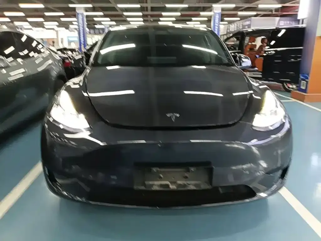 Tesla Model Y — фото 6