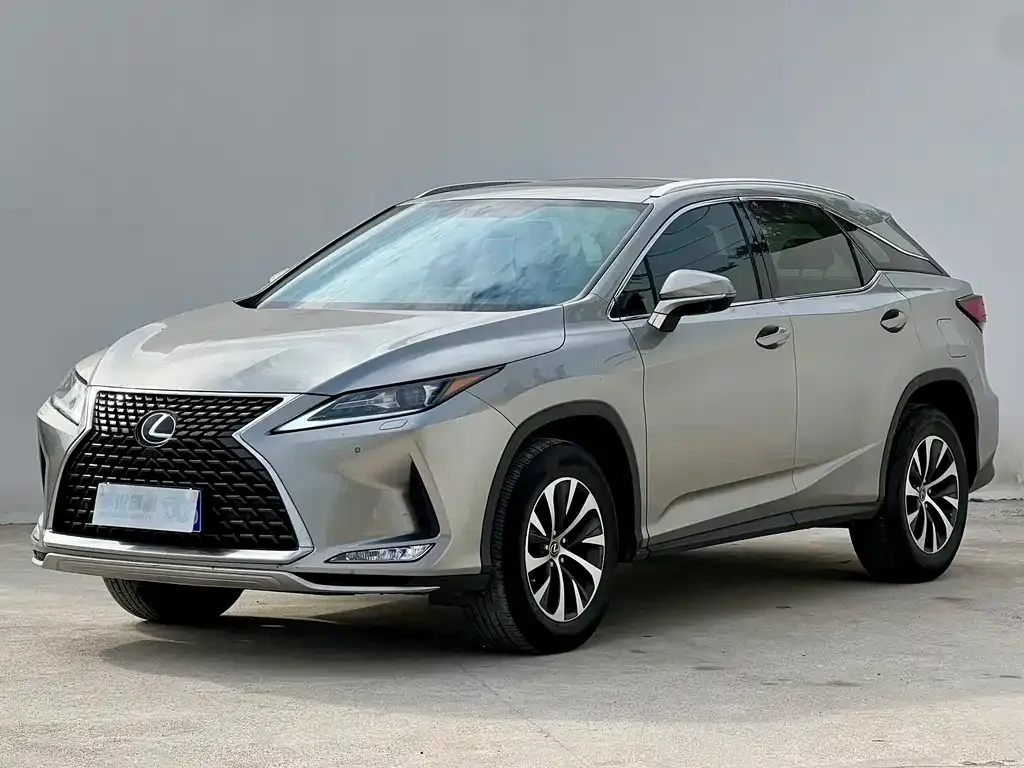 Lexus RX — фото 1