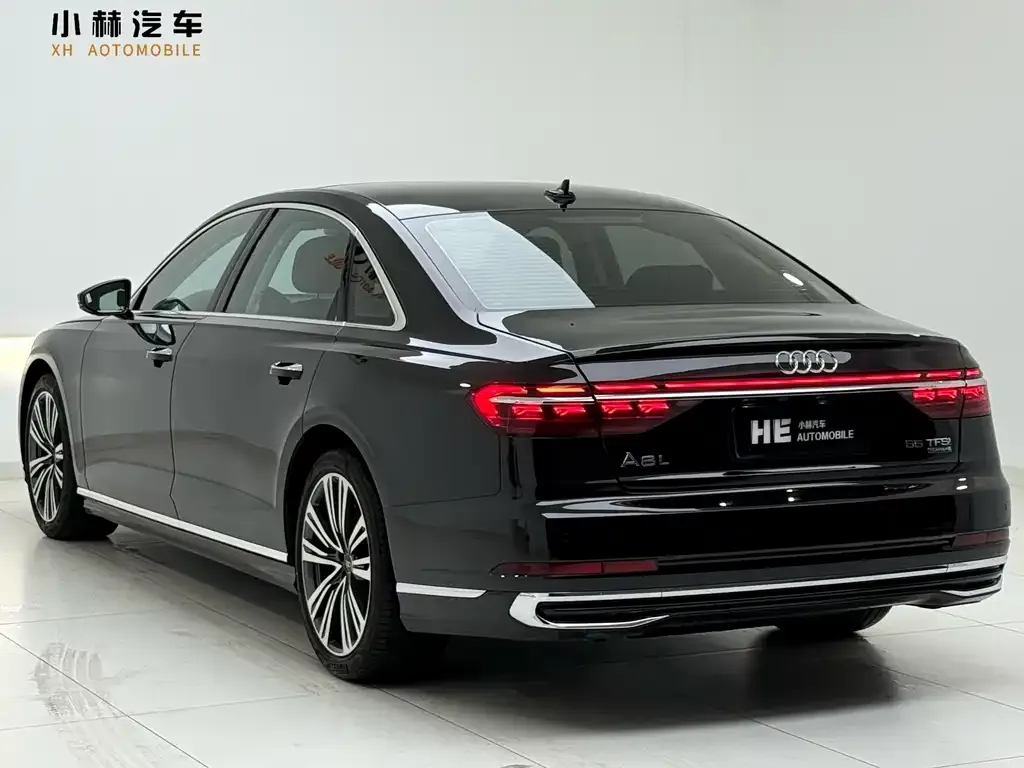 Audi A8 — фото 2