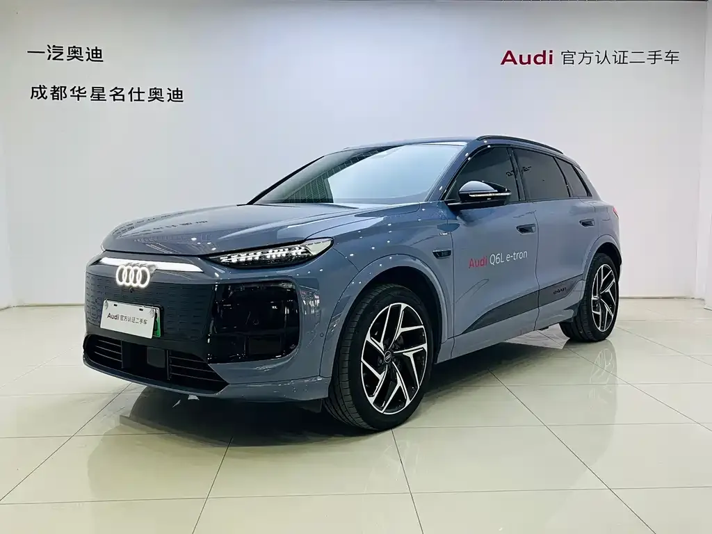 Audi Q6L e-tron — фото 1
