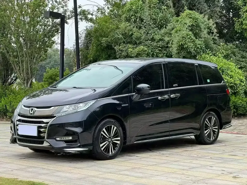 Honda Odyssey — фото 1