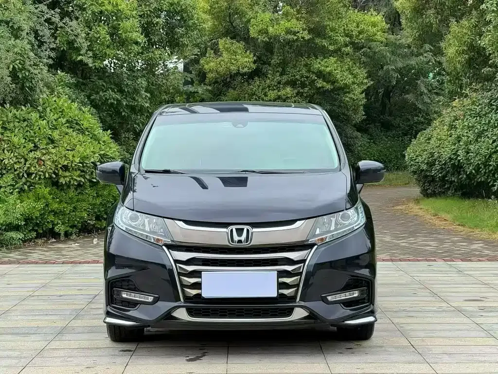 Honda Odyssey — фото 9