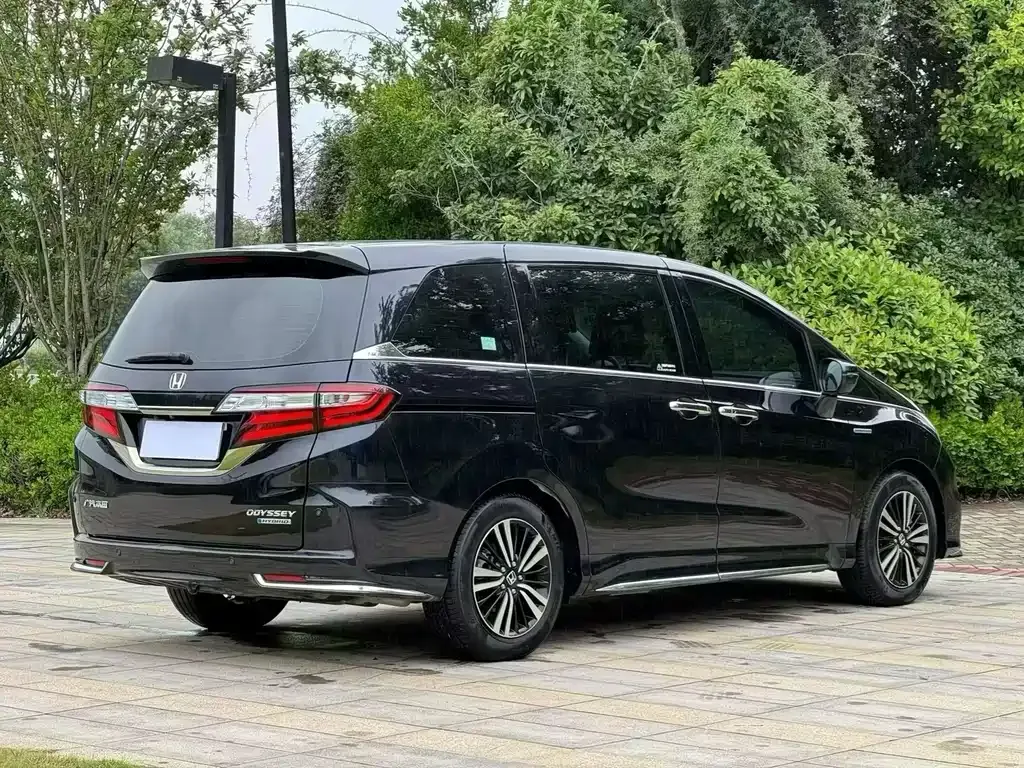 Honda Odyssey — фото 7