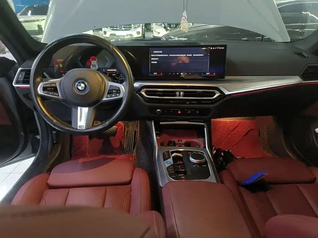 BMW i4 — фото 10