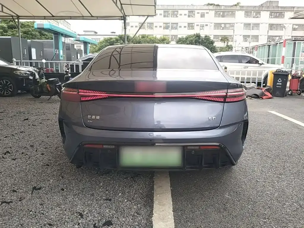 BYD Seal — фото 7